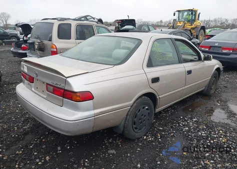 1998 Toyota Camry Le from USA, damaged, VIN 4T1BG22K0WU829808